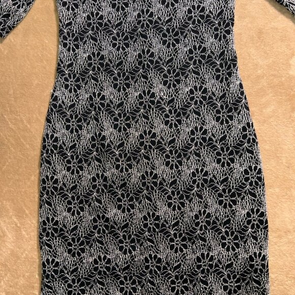 NWT Candalate Women Medium Black White‎ Floral Keyhole Back Fitted Dress (R) - Picture 2 of 10